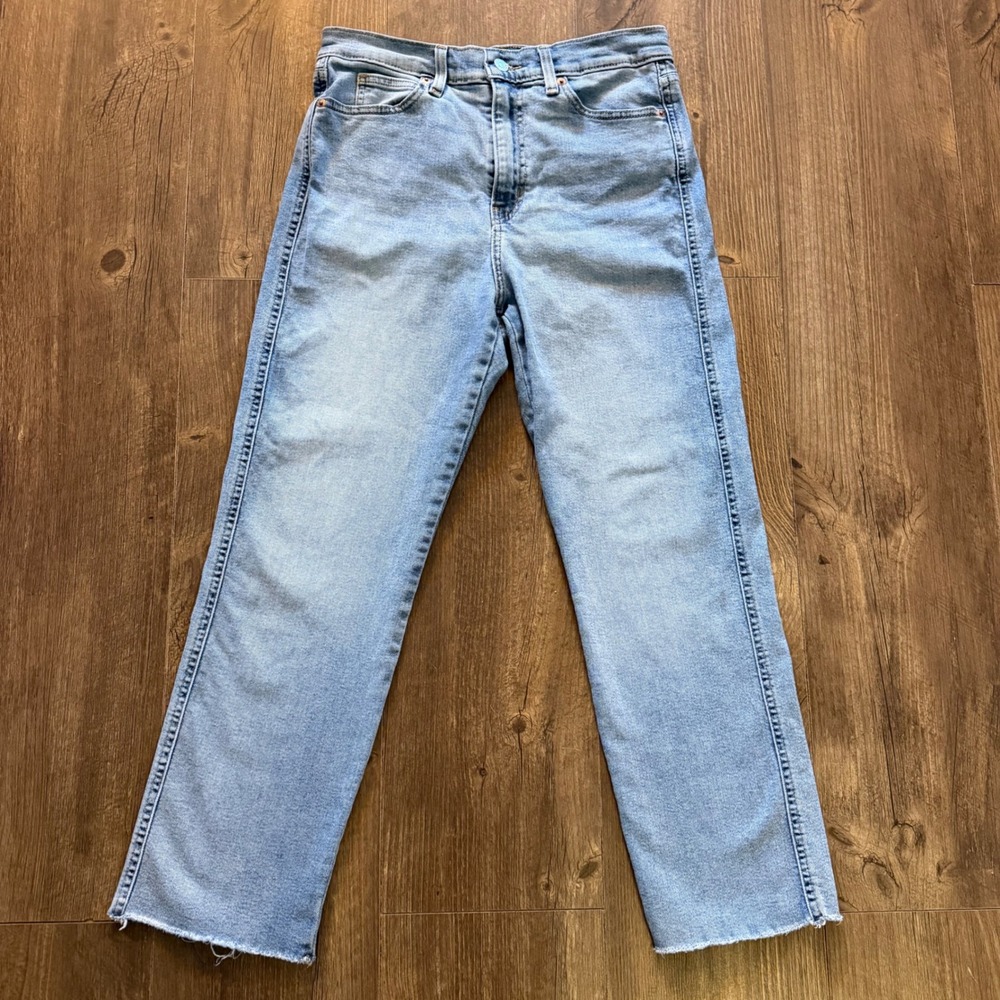Signature by Levi Strauss Heritage Straight Jeans‎ Womens 8 Light Wash Raw Hem